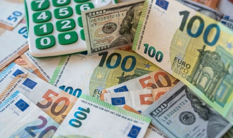 نرخ ارز در بازارهای مختلف 18 فروردین/ دلار و یورو گران شد