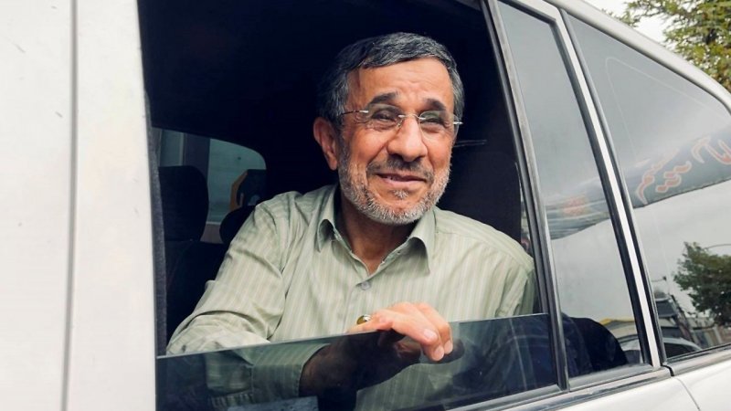 شگرد متفاوت محمود احمدی نژاد برای دست ندادن با زنان+ تصاویر