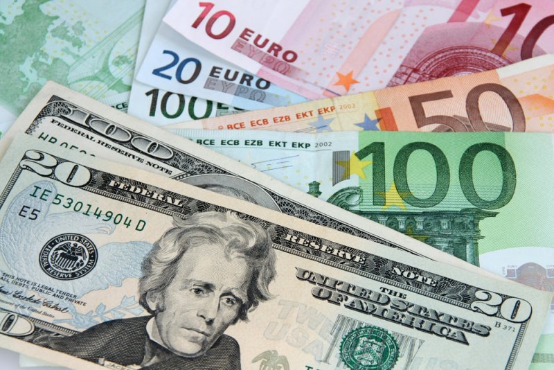 نرخ ارز در بازارهای مختلف 12 اردیبهشت / یورو کاهشی شد