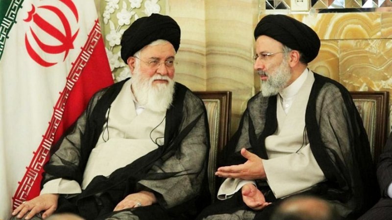 اولین عکس از علم الهدی بعد از شهادت ابراهیم رئیسی، دامادش /سوگواری پای تابوت+ عکس