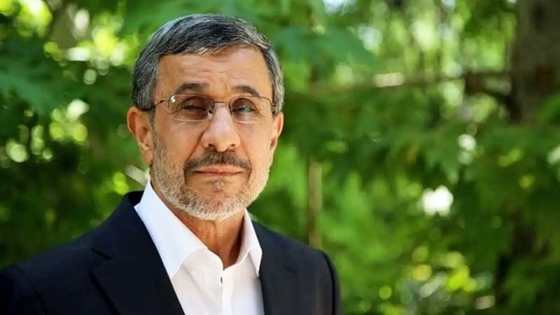 لباس محمود احمدی نژاد حاشیه ساز شد /حضور در افتتاحیه مجلس خبرگان با پیراهن سفید! + عکس