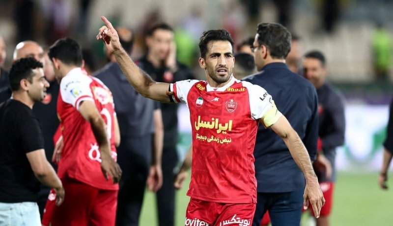 سقوط آزادِ یک هوادار پرسپولیس در استادیوم آزادی + عکس
