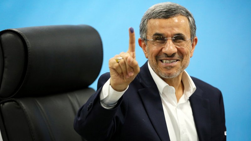 دفاع عجیب احمدی‌نژاد از پهلوی: شاه به دنبال افزایش رفاه و مهار تورم بود!+ فیلم