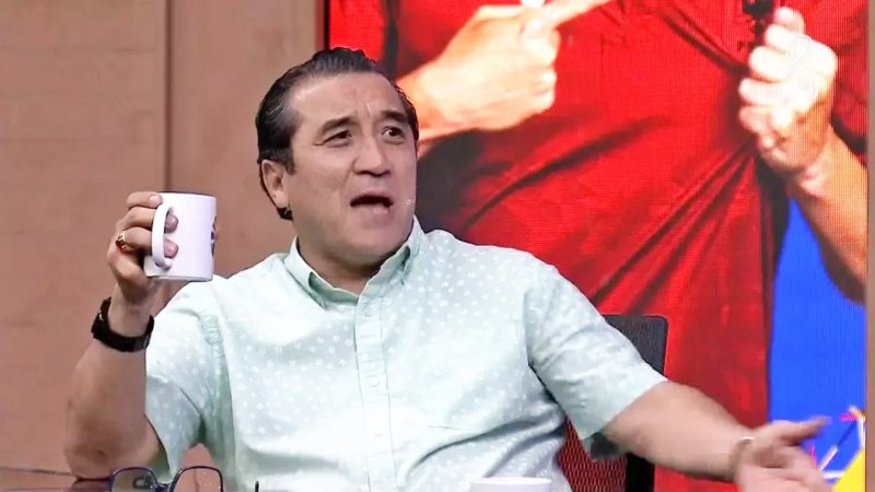 قهر خداداد عزیزی روی آنتن زنده تلویزیون!+ فیلم