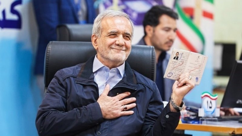 سوال ویژه مادر آذری جهرمی از مسعود پزشکیان