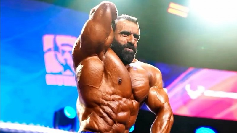 هدیه عجیب یک دختر به هادی چوپان + فیلم