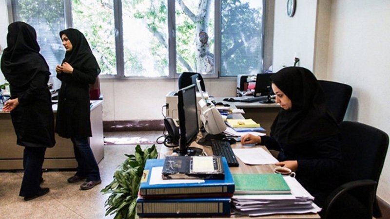 کارمندان دولت حتما بخوانند/ یک تغییر مهم در مصوبه حقوق کارمندان