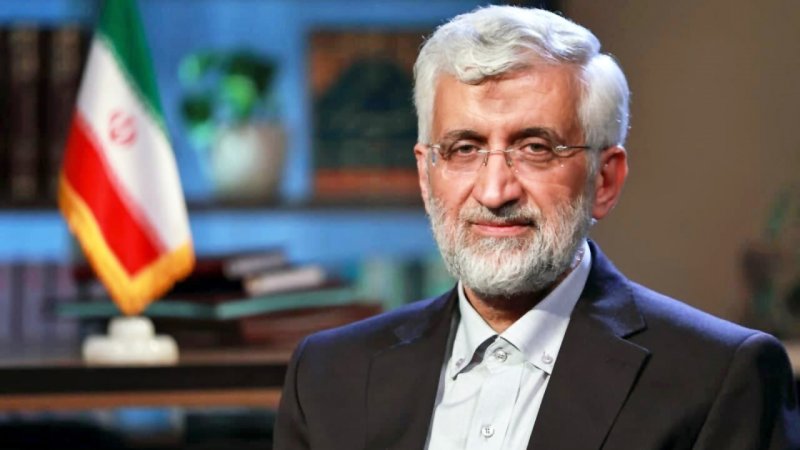 قاب جنجالی از سعید جلیلی؛ آقای سیاستمدار به پلتفرم ایرانی پشت کرد!+ عکس