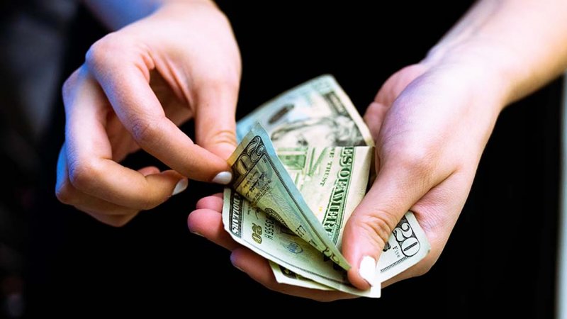 خداحافظی دلار با کانال ۵۷ هزار تومانی
