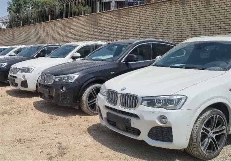 جزئیات کشف ۱۴ خودروی BMW قاچاق در یک ساختمان مسکونی در غرب تهران