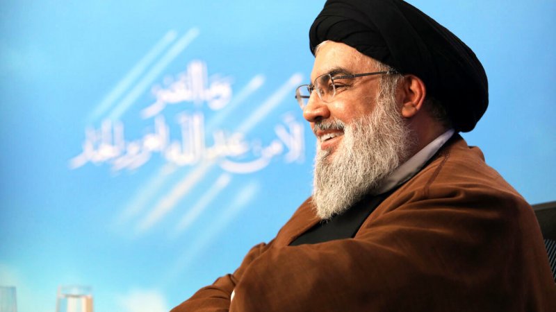 هدیه ارزشمند مقام ارشد نظامی به سیدحسن نصرالله در یک جعبه ویژه! + عکس