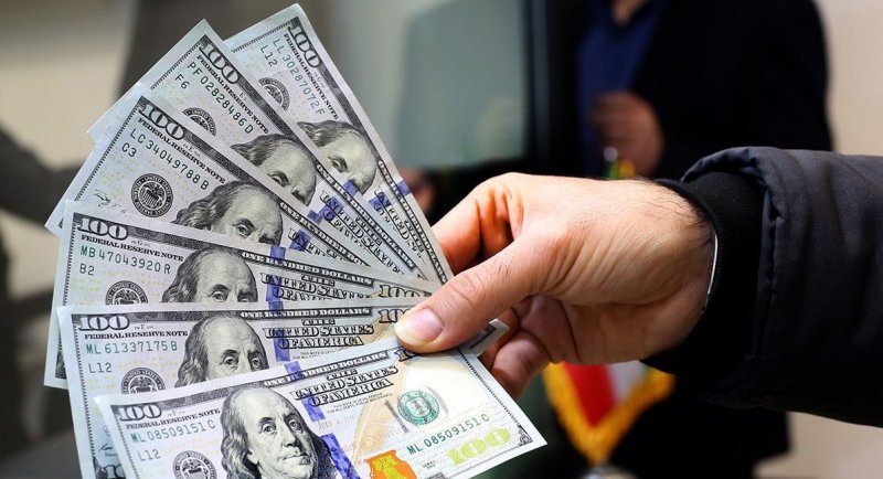 ردپای همتی و جبرائیلی در بازار دلار 
