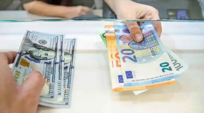 قیمت دلار و یورو در بازارهای مختلف 15 شهریورماه