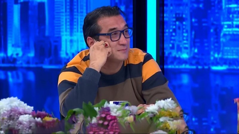 فوری؛ خداداد عزیزی به سوگ نشست