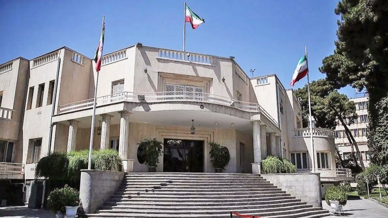 رئیس جمهور و نمایندگان مجلس در ایران چقدر حقوق می‌گیرند؟