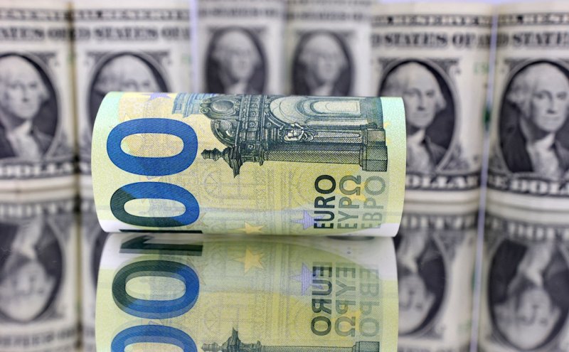 قیمت دلار و یورو در بازارهای مختلف 10 مهرماه