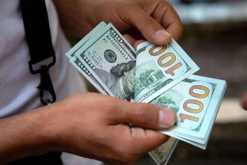  نرخ واقعی دلار حدود ۵۵ هزار تومان است
