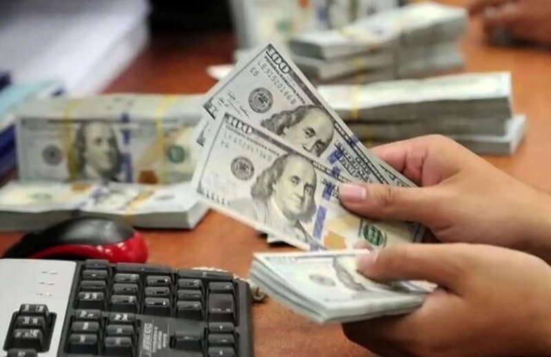عرضه یک میلیارد درهم در بازار امارات/دلار کاهشی می‌شود؟