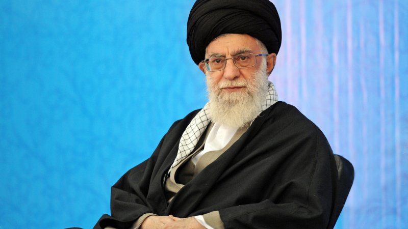 تسبیح اهدایی رهبر انقلاب به قیمت یک میلیارد تومان به فروش رسید+ تصویر