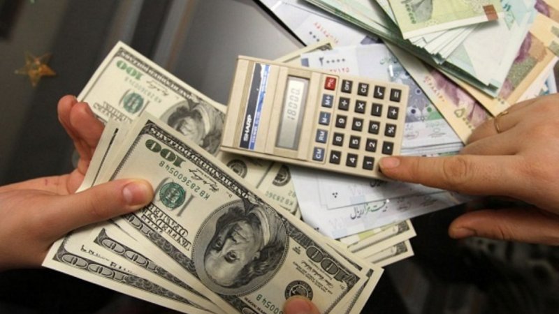 جلسه غیرعلنی مجلس درباره ارز با حضور تیم اقتصادی دولت