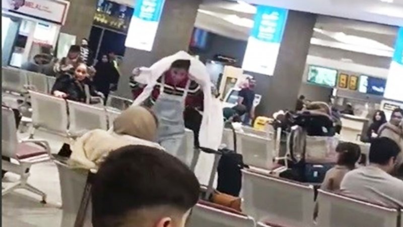 درگیری زن بیحجاب با یک روحانی در فرودگاه مهرآباد خبرساز شد