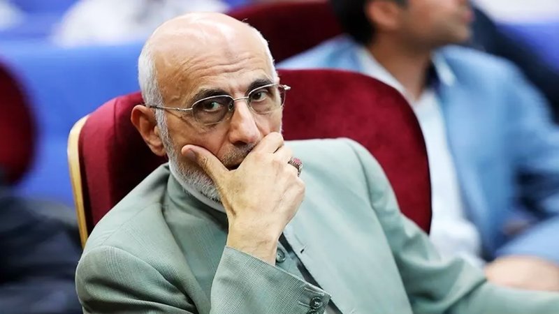 تصویری از مصطفی میرسلیم در لندکروز/ مخالف واردات خودرو سوار بر خودروی وارداتی!