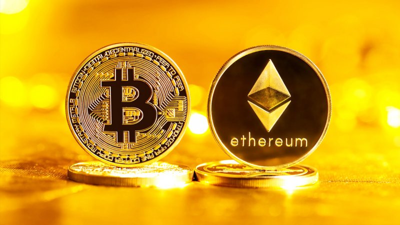 بیت ‌کوین برای سرمایه‌گذاری در سال ۲۰۲۵ بهتر است یا اتریوم؟