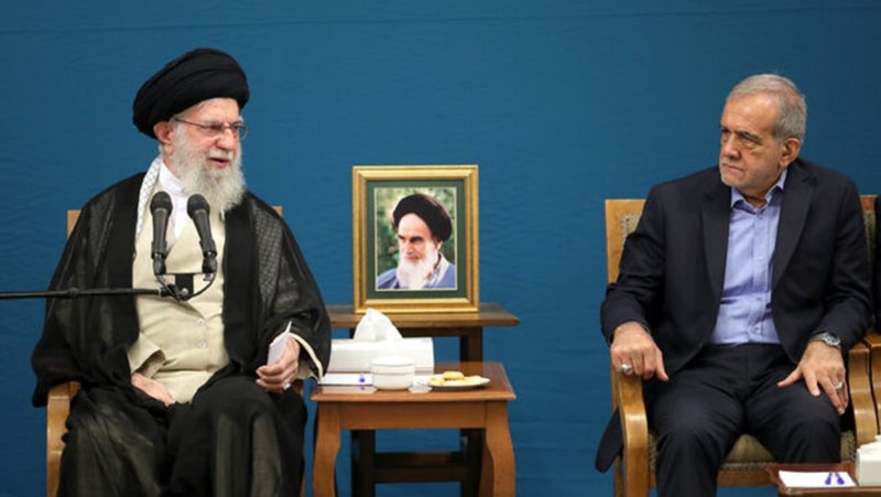 توصیه رهبرانقلاب به پزشکیان درباره اتهام پوپولیستی: اعتنا نکنید