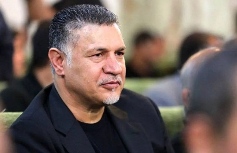 جشن تولد علی دایی توسط بازیکنان تیم دانشگاه شریف + فیلم