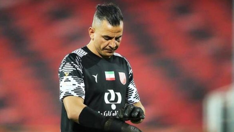 حمله استقلالیها به گلر پرسپولیسی بعد از کامنت جنجالی+ عکس