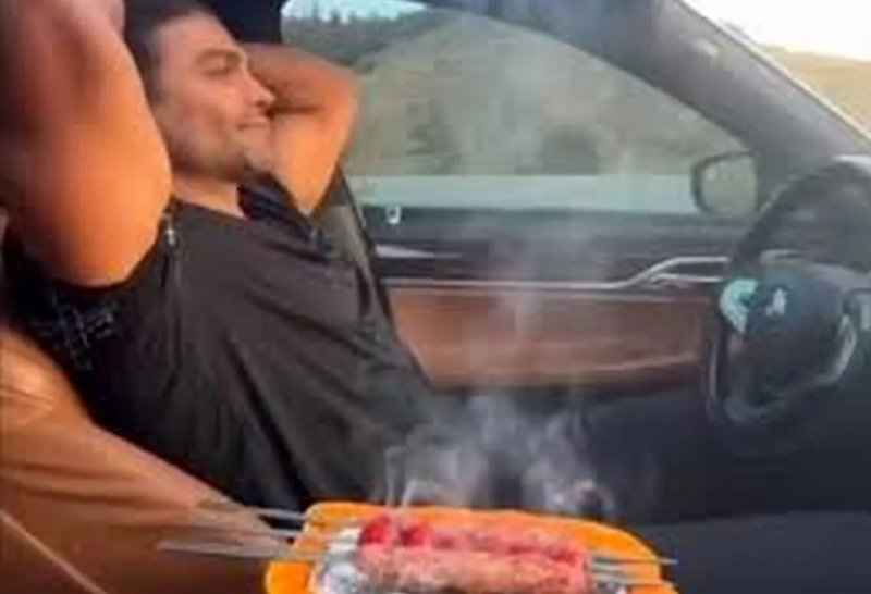 آشپزی در حین رانندگی گران تمام شد + فیلم