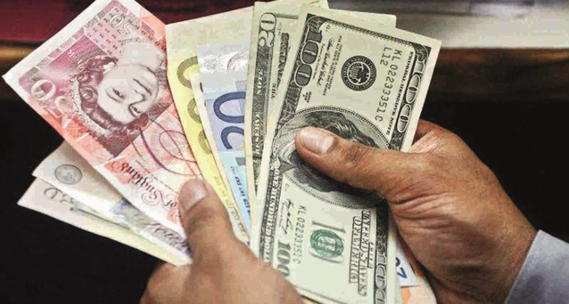 نرخ ارز در بازارهای مختلف 14 فروردین 1404/ دلار کاهشی شد