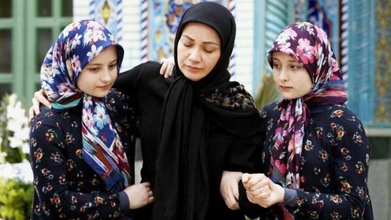 پیام تهیه کننده «پایتخت» به سارا و نیکا فرقانی چه بود؟+ عکس