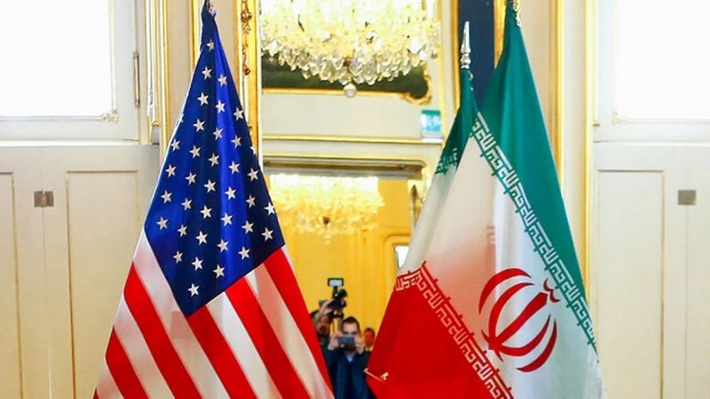 این عکس از تیم مذاکره کننده ایران در عمان جعلی است؛ فریب نخورید!