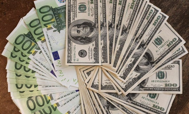 نرخ ارز در بازارهای مختلف 1 اردیبهشت / دلار و یورو گران شد