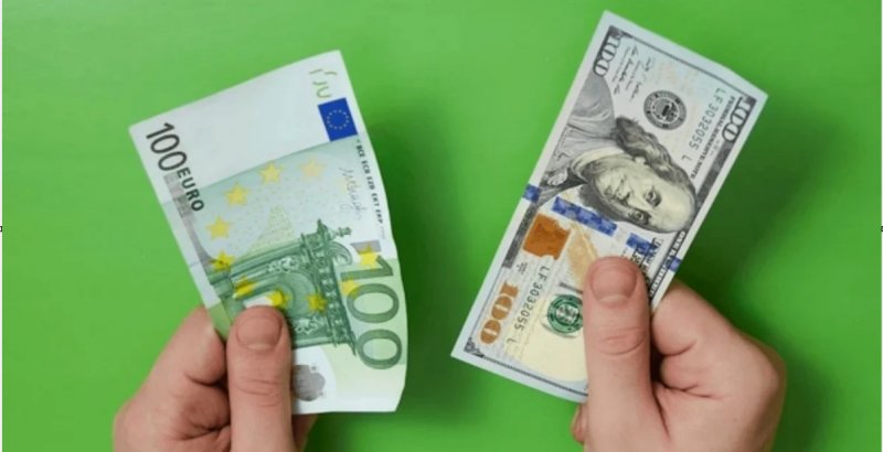 نرخ ارز در بازارهای مختلف 7 اردیبهشت/ قیمت دلار و یورو ریزشی شد