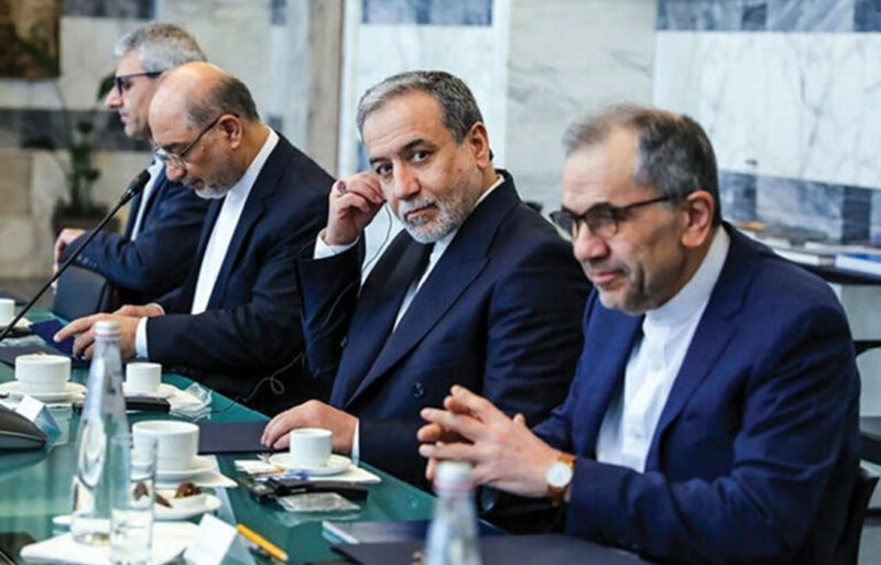 توضیحات عراقچی در مورد به تعویق افتادن مذاکرات ایران و آمریکا