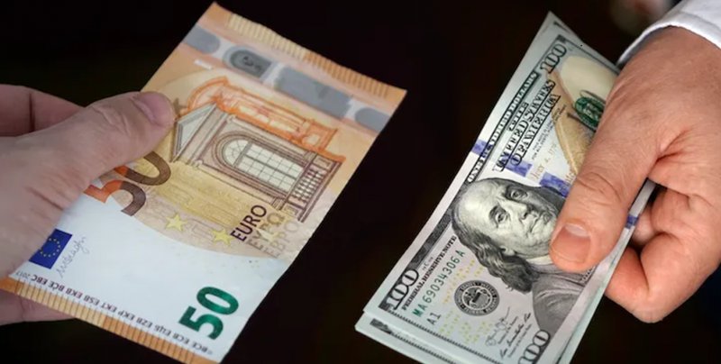 نرخ ارز در بازارهای مختلف 20 اردیبهشت/ دلار گران و یورو ارزان شد