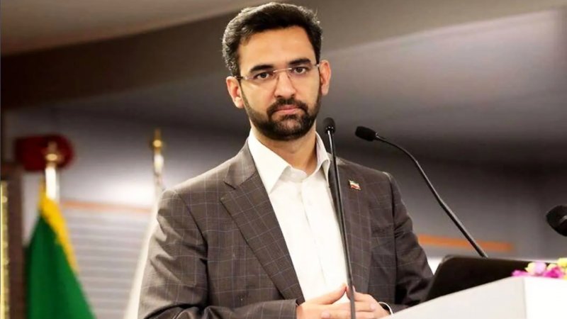 جنجالی که کری خوانی آذری جهرمی به پا کرد/ «ادب مرد به ز دولت اوست»
