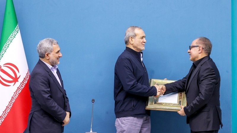 آهنگ هایده، تیتر یک روزنامه اصولگرا شد!