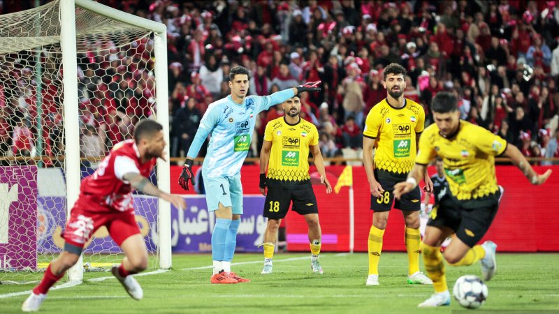 بازیکنی که «هو» شد تا به پرسپولیس بیاید؛ توافق با سرخ ها برای جانشینی ستاره محبوب