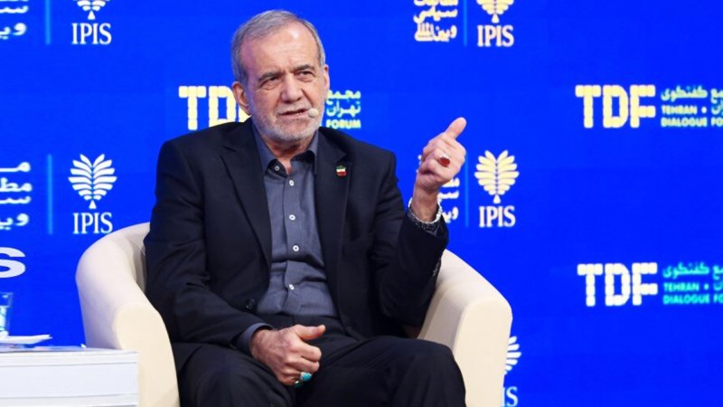 پزشکیان غرب را به بستن تنگه هرمز تهدید کرد