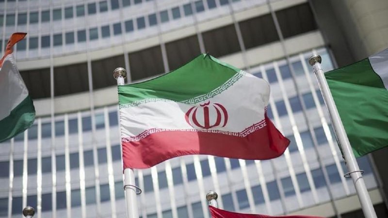 وال‌استریت‌ژورنال: ایرانیان حول محور خط قرمز خود متحد شده‌اند
