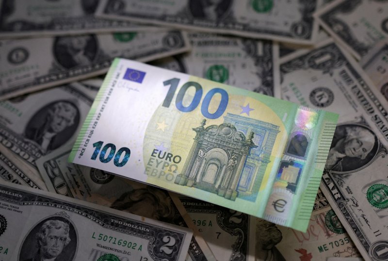 نرخ ارز در بازارهای مختلف 5 خرداد/کاهش قیمت دلار و یورو