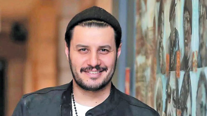 این عکس جواد عزتی جنجالی و خبرساز شد+ تصویر