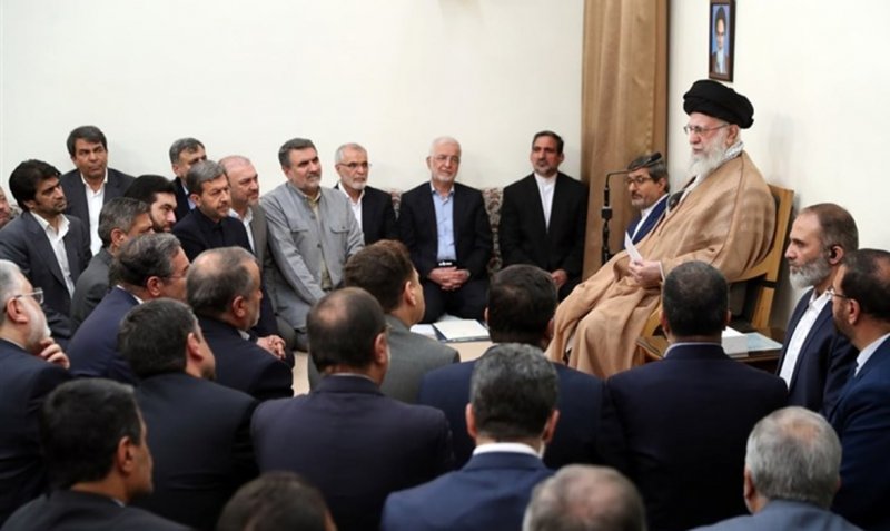 تأکید امام خامنه‌ای بر پرهیز استانداران از تجارت شخصی