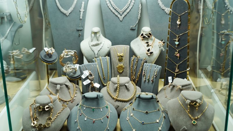 تصاویری دیدنی از نمایشگاه طلا و جواهر اصفهان (1)