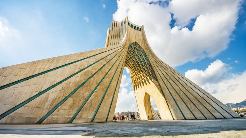 واکنش خبرگزاری دولت به خبر اصابت موشک اسرائیل به برج آزادی تهران