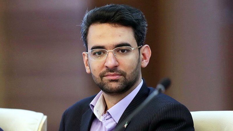 آذری جهرمی پشت مردم درآمد+ عکس