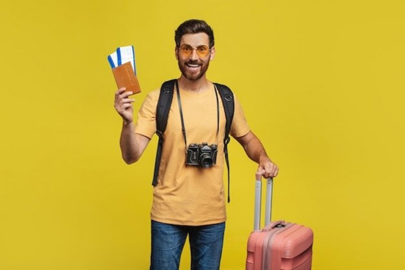 چطور ارزان و قسطی بلیط هواپیما بخریم؟